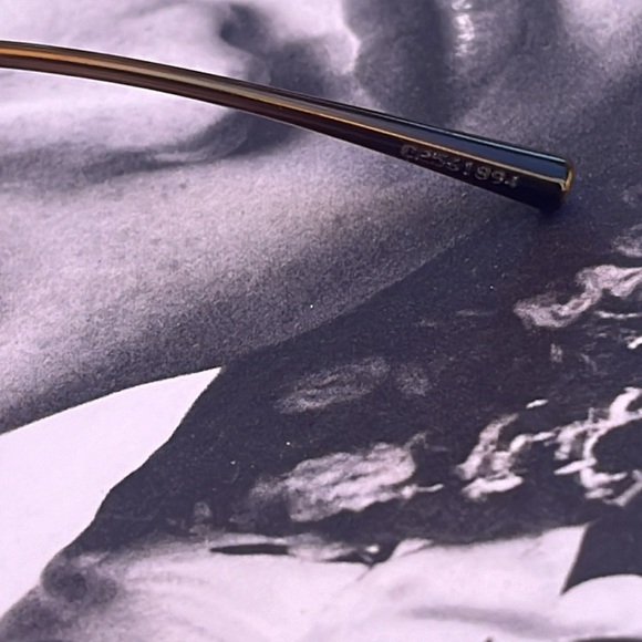 CHANEL SUNGLASSES - Picture 5 of 11